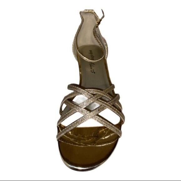 Easy Street Alive @ 5 Tarrah Evening Low Wedge Gold Glitter Sandals 8.5W New - Picture 5 of 8